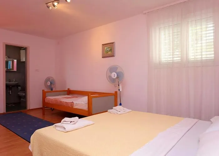 Leo * Makarska
